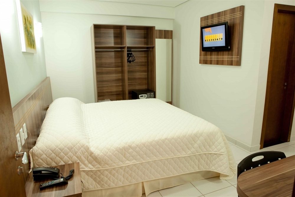 Hotel Serras